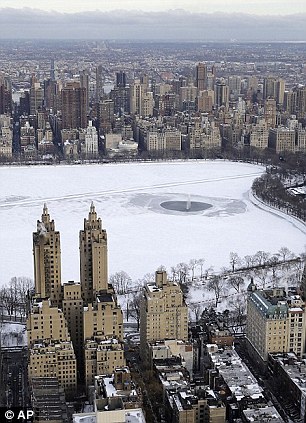 276D41E100000578-3033598-The_East_coast_of_the_US_Central_Park_in_New_York_shown_has_seen-a-98_1428666569395.jpg