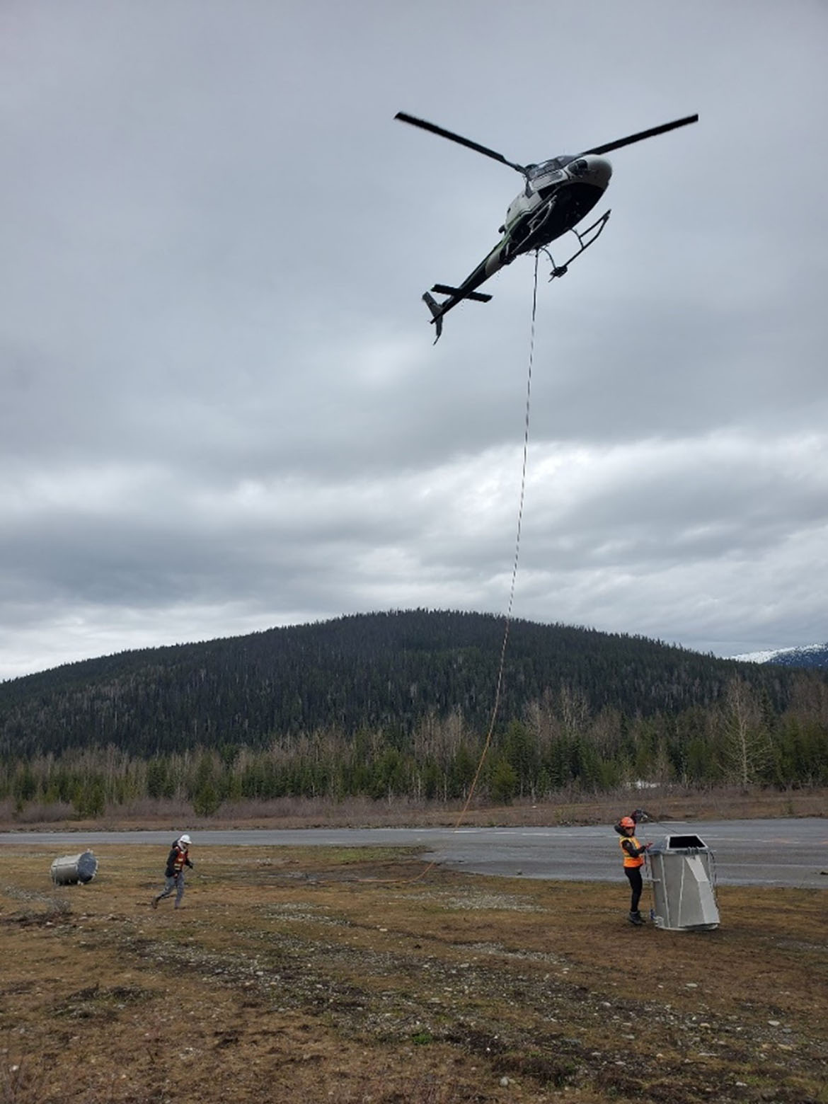 60,000 Chinook fry flown from Barkerville to the Upper Cariboo River, May 27, 2022